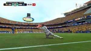 Curaçao goalkeeper Eloy Room produces notable save to maintain level score against Ecuador (Photo by: foxsports.com)