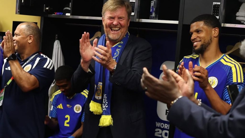 Dutch royals join Curaçao national football team in locker room to mark historic World Cup result (Photo by: uecdn.es)