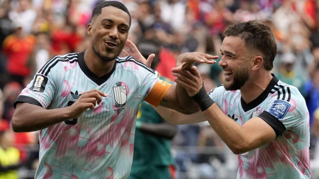 Belgium advances at 2026 World Cup after comeback; ten-man USA also progress (Photo by: limburger.nl)