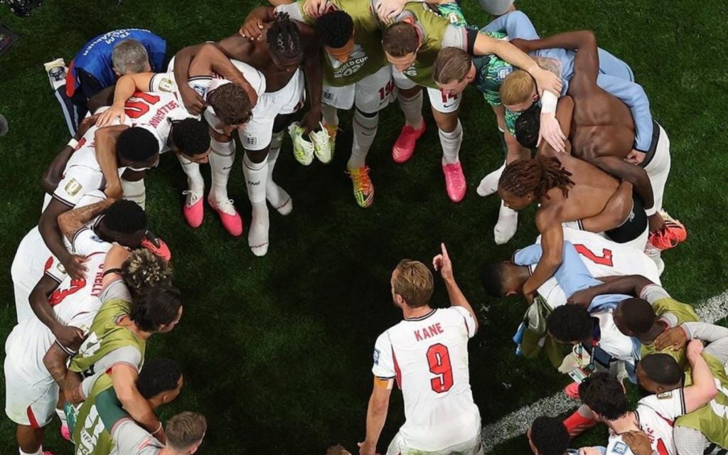 England Football Squad Faces Safety Concerns in Mexico Amid Delayed World Cup Arrival (Photo by: yimg.com)