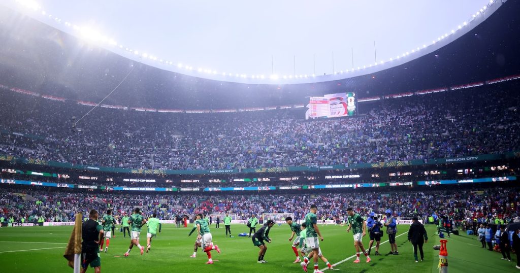 England name Quansah and Gordon in starting line-up against Mexico; match postponement risk remains (Photo by: ad.nl)