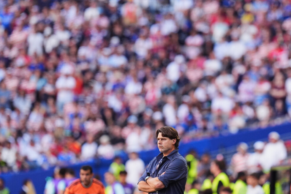 FIFA suspends two US soccer team staff members for Belgium World Cup match (Photo by: apnews.com)