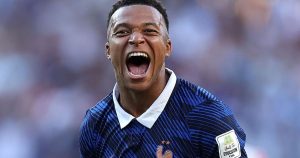France advances via penalty shootout against Paraguay in tense World Cup encounter (Photo by: theathletic.com)
