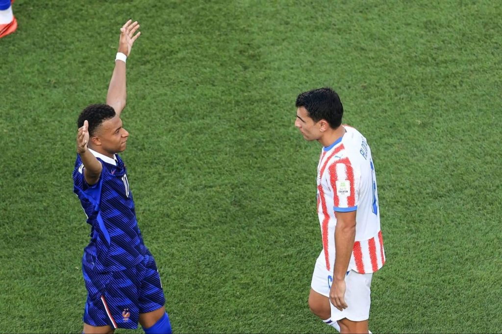 Mbappé draws level with Messi in World Cup golden boot standings after victory (Photo by: nyt.com)