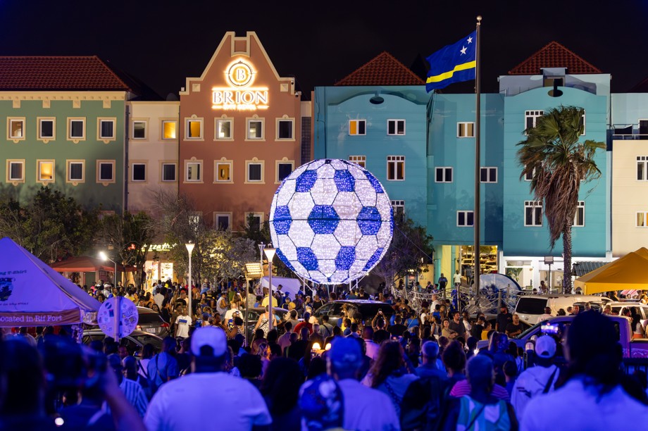 Curaçao gains international exposure through Blue Wave World Cup Run participation (Photo by: curacaochronicle.com)