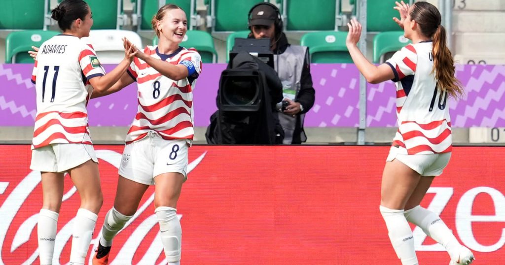 Female footballers urge FIFA to relocate U-20 Women's World Cup (Photo by: nyt.com)
